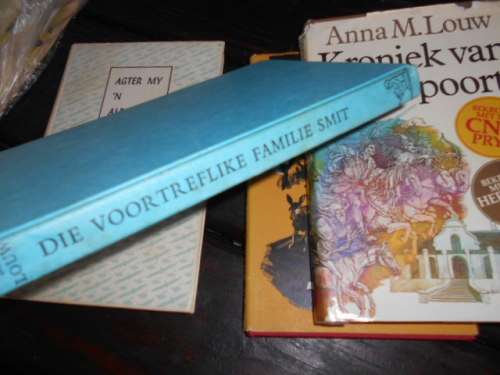4 VAN ANNA LOUW boeke - Kroniek van Perdepoort, `Die onverdeelde uur, familie smit, Albatros