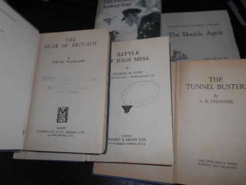 5 old war books -Tunnel Busters, Bear of Britain, Battle high Mesa, Penetrators and Double agent