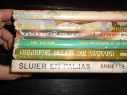 6 AFR STORIEBOEKE:  Die Jagter,  Slavin kaptein , Mouette,  Swaard , Paljas
