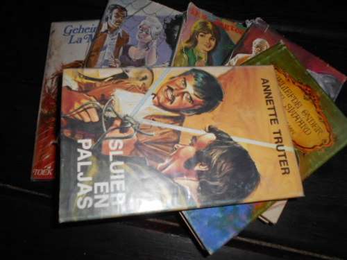 6 AFR STORIEBOEKE:  Die Jagter,  Slavin kaptein , Mouette,  Swaard , Paljas