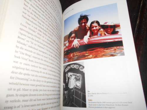 M Slabbert and D de Villiers -  DAVID KRAMER `N BIOGRAFIE  MAN AGTER ROOI VELLIES 2011