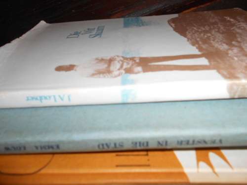 3 GEDIGTE BOEKE - Manna oor duine  (autograp), Wit skuim andVenster in stad Emma Louw