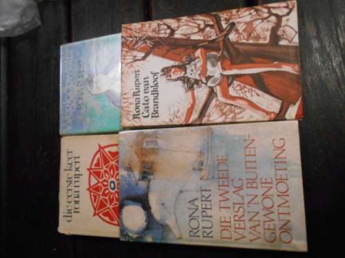 4 BOEKE RONA RUPERT -  1STE KEER,  GATO,  BUITENGEWONE ONTMOETING,  WEGLOOPWINTER