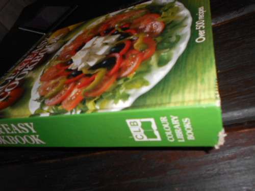 NICE and EASY COOKBOOK -  COLOUR LIBRARY BOOKS - OVER 500 RECIPES
