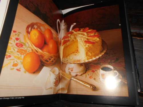 ROBERT CARRIER - GREAT DESSERTS AND PASTRIES HAMLYN LONDON 1978 ILLUS HARDBACK