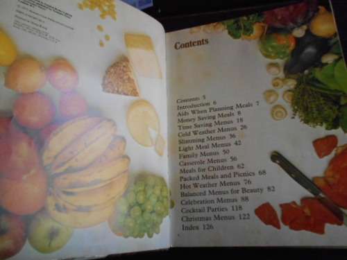 MARGUERITE PATTEN - 100 GREAT MENUS - COLOUR ILLUS -  DOLPHIN PRESS  HARDBACK 1973
