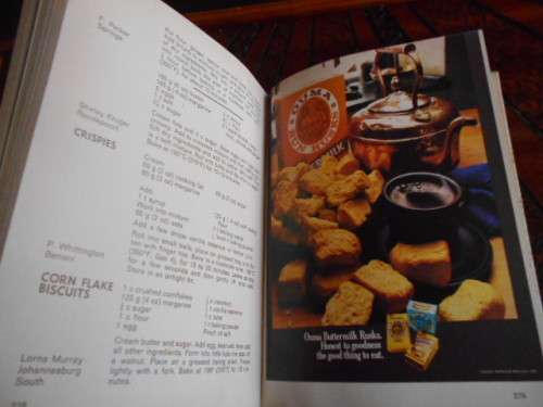 COOKERY BOOK HOUSEWIVES LEAGUE OF SOUTH AFRICA  1975/1976