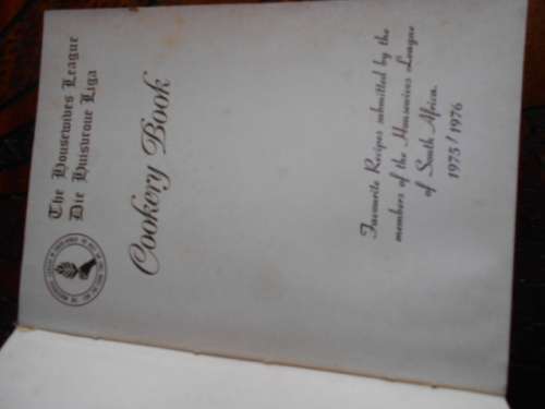 COOKERY BOOK HOUSEWIVES LEAGUE OF SOUTH AFRICA  1975/1976