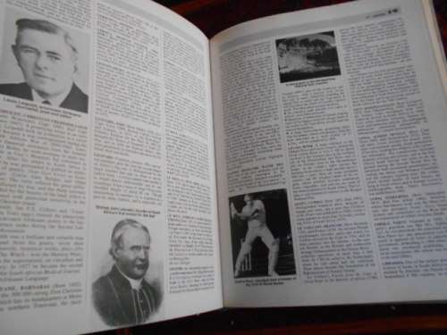 THE SOUTH AFRICAN FAMILY ENCYCLOPAEDIA PETER JOYCE 1989 1STE ED ILLUS