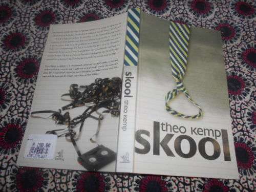 THEO KEMP - SKOOL -  2011 sagteband fiksie Tafelberg uitgewers