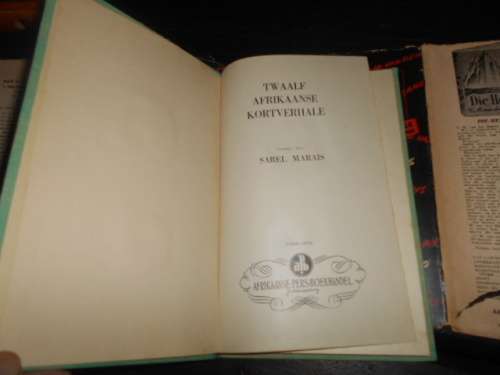 TWAALF -  Afrikaanse ou kortverhale saamgestel deur Sarel Marais -