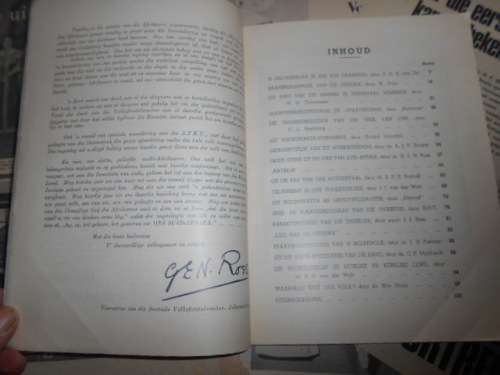 Gedenkboek Voortrekker-Eeufees 1838 volksfeestekomitee sagteband  & Klere Sarie Marais 1949