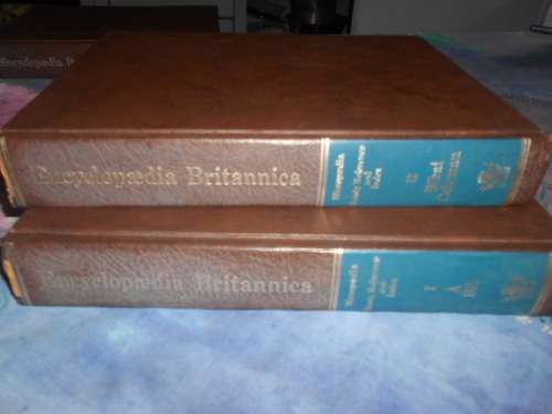 2 volumes  I AND II  ENCYCLOPAEDIA Britannica MICROPADIA REFERENCES & INDEX 1980