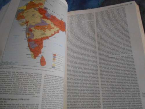 Volume 9 KNOWLEDGE INDEPH:  HUMIDITY IVORY COAST - 1980 ENCYCLOPAEDIA Britannica MICROPADIA