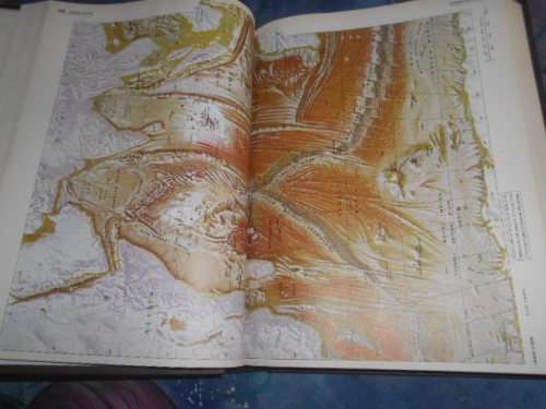 Volume 9 KNOWLEDGE INDEPH:  HUMIDITY IVORY COAST - 1980 ENCYCLOPAEDIA Britannica MICROPADIA