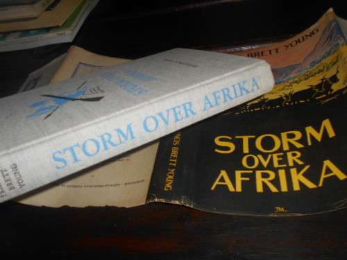 Storm Over Afrika - (They seek a country) Young, Francis Brett , Veldkamp, Dr J (trans)