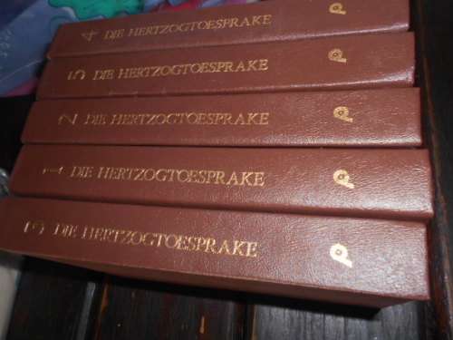 DIE HERTZOGTOESPRAKE - Perskor-uitgewery 1977. Eerste druk. Hardeband stel 5 boeke uit stel van 6