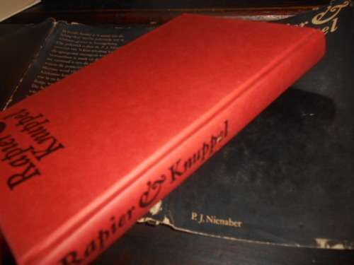 RAPIER &  KNUPPEL - Letterkundige polemieke - PJ Nienaber 1965 Nas. Boekh.