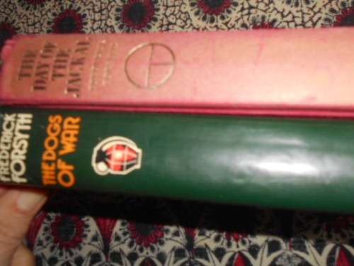 FREDERICK FORSYTH - THE DOGS OF WAR & THE DAY OF THE JACKAL- Hutchinson