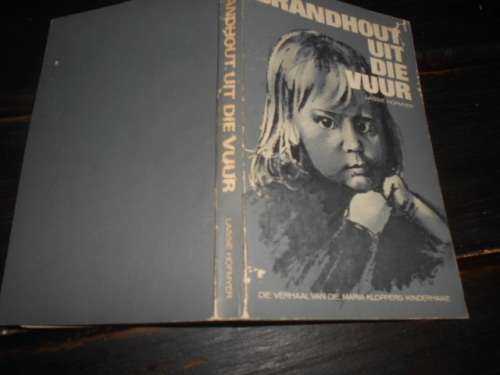 LASSIE HOFMYER - BRANDHOUT UIT DIE VUUR - (MARIA KLOPPERS KINDERHAWE) sagteband