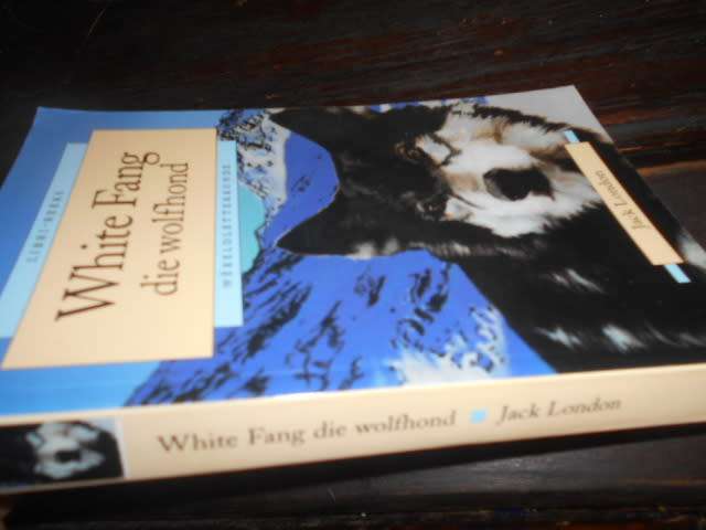 White Fang Die Wolfhond -  Jack London2005 Libri reeks Wereldletterkunde