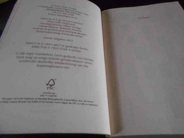 JOHAN KRUGER - DIE VLOEK (ROMAN)  LAPA 1ST ED 2012 SAGTEBAND