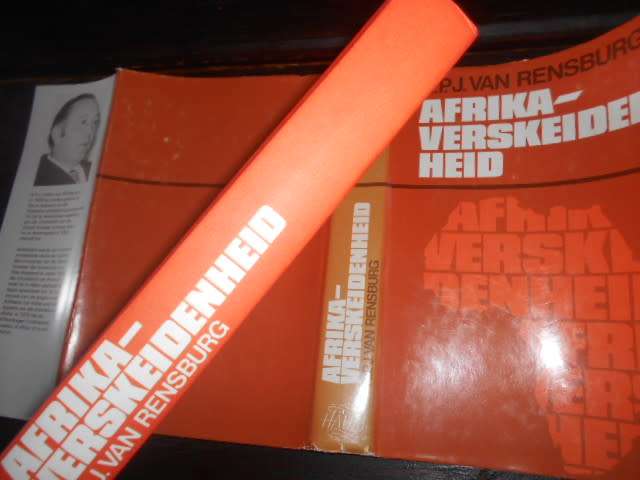 APJ VAN RENSBURG - AFRIKA-VERSKEIDENHEID 1976 1STE ED.