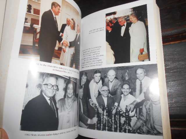 Richard Attenborough - Entirely up to you, Darling - and Diana Hawkins - Hutchinson 2008 illus. soft