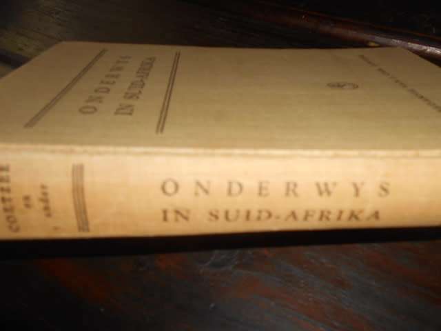 J Chr. Coetzee - Onderwys (geskied)  in Suid-Afrika 1652-1956 -  Van Schaik 1958 hardeband