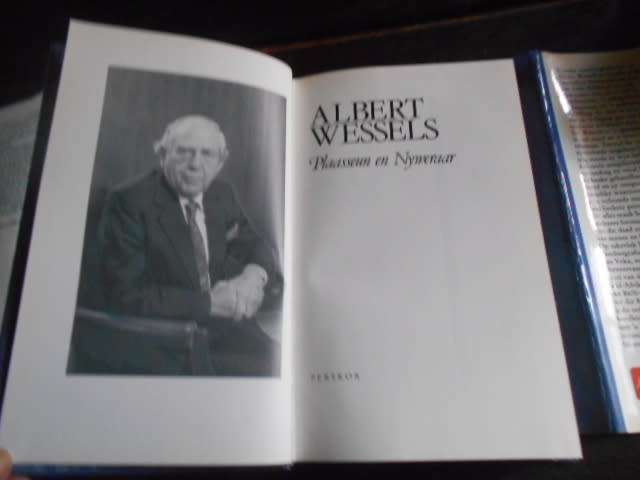Albert Wessels - PLAASSEUN EN NYWERAAR - Perskor 1987 1ste ed (Toyota) asook  illus familie fotos