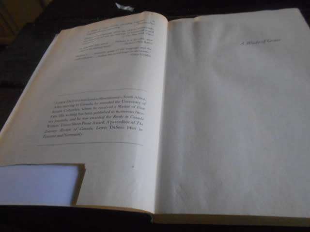LEWIS DESOTO - A BLADE OF GRASS SOFTBACK BOOK  2003 NOVEL