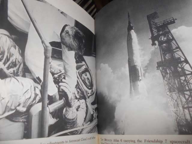 HENDRIK DE LEEU -  From Flying Horse to Man in the Moon,  History of Flight - Hendrik de leeuw