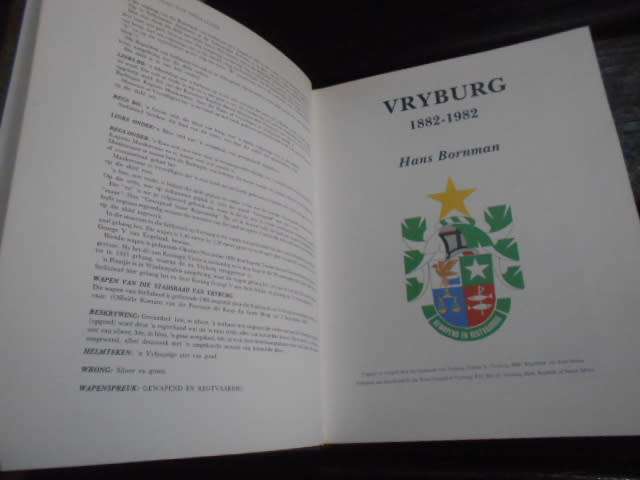 VRYBURG   1882 - 1982   genommerde  geilllustreerde geskiedkundige boek HANS BORNMAN