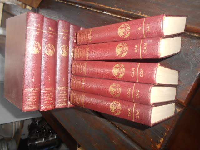 Full set of  12  The New World Encyclopaedia - Intern Pub. 1963 ed Bozman