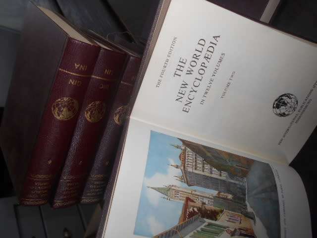 Full set of  12  The New World Encyclopaedia - Intern Pub. 1963 ed Bozman