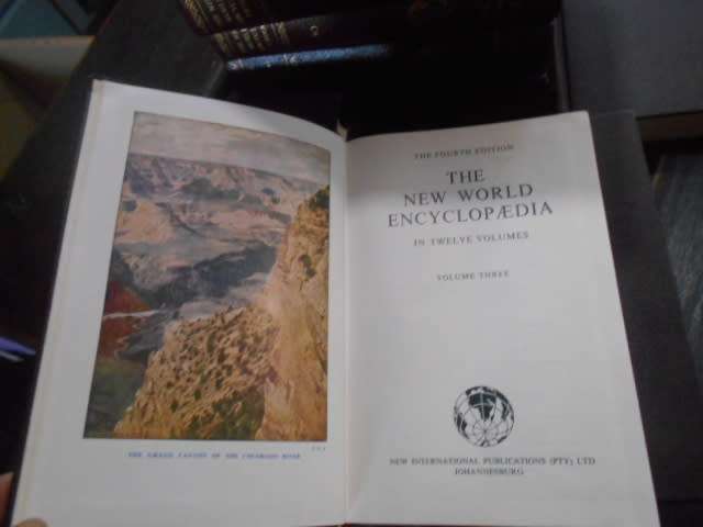 Full set of  12  The New World Encyclopaedia - Intern Pub. 1963 ed Bozman