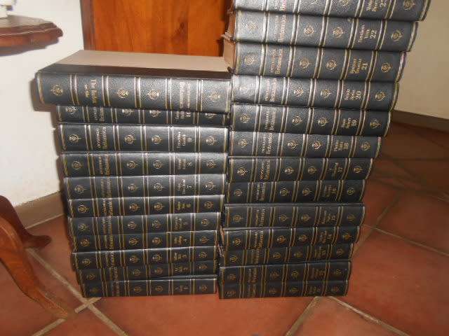 ENCYCLOPAEDIA BRITANNICA 1968 -  FULL SET 24 BOOKS ( 23 + INDEX)