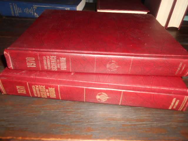 2 Encyclopaedia Brittanica yearbooks of 1970 and 1971 of Science and the Future -