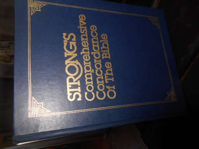Strong`s Comprehensive Concordance of the Bible (Hebrew Chaldee  & Greek Dictionaries)