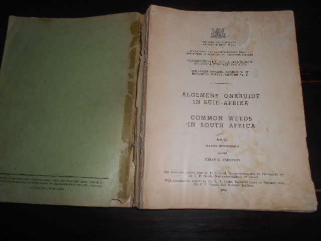 Common Weeds/Onkruide in South Africa botaniese memoir nr. 37 illus weeds softback 1966