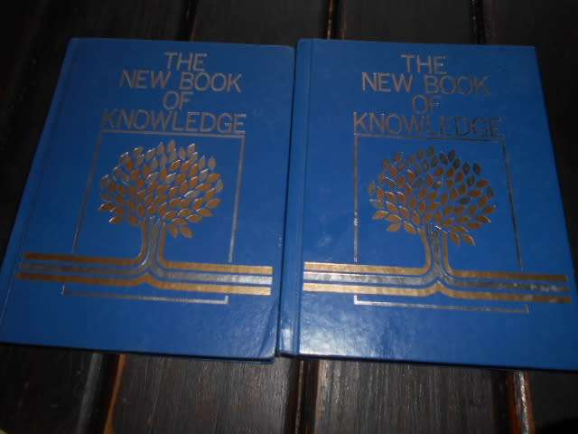TWO NEW BOOK OF KNOWLEDGE   Numbers   1A   &   2B Grolier 1984