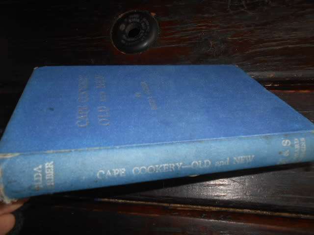CAPE COOKERY OLD AND NEW  by Hilda Gerber - Howard & Timmins