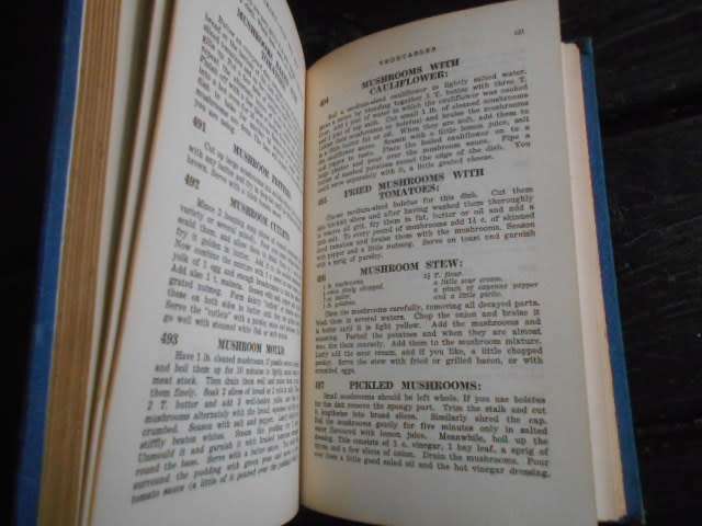 CAPE COOKERY OLD AND NEW  by Hilda Gerber - Howard & Timmins