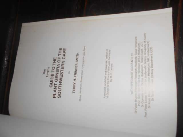 LEVYNS GUIDE -PLANT GENERA SOUTHWESTERN CAPE  - T Smith -Bolus Herbarium NO 21