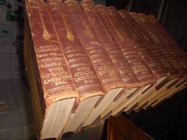 Rare full set of 10 old 1950"s Arthur Mee illustrated Childrens Encyclopaedia