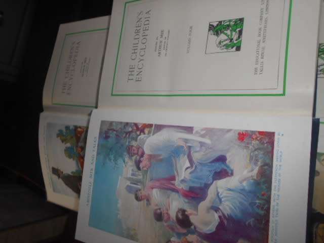 3  book of a 10 set  Arthur Mee illus  (no. 4, 7, 8) Childrens Encyclopaedia Educational book co.