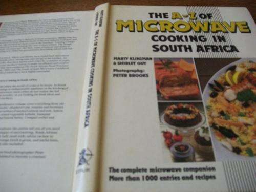 MARTY KLINZMAN - A-Z OF MICROWAVE COOKING SOUTH AFRICA, BAKING ETC.-  ILLUS. P. BROOKS- 600 RECIPES