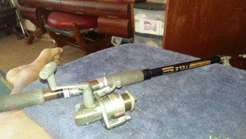 REELS AND TELESCOPIC 8FT ROD