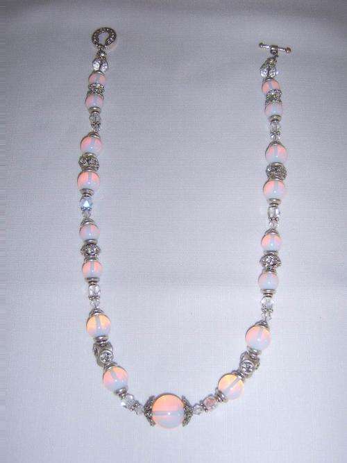 NECKLACE MOONSTONES