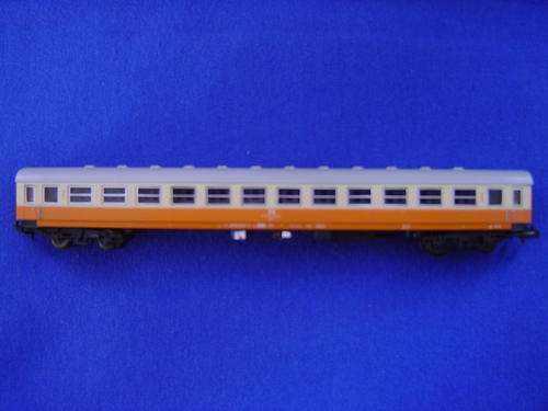 ARNOLD DR 1st AND 2nd CLASS CORRIDOR COACHES